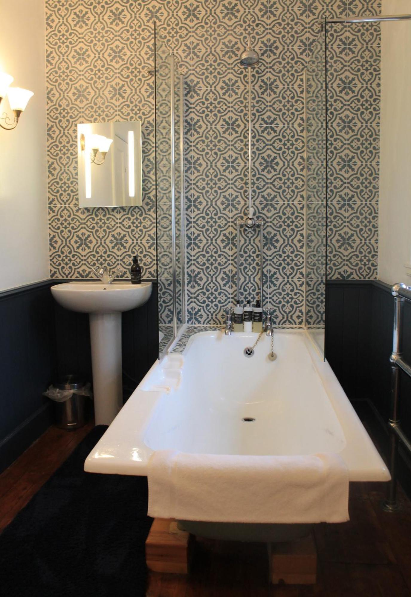 ספין ברידג' Tirindrish House B&B חדר תמונה