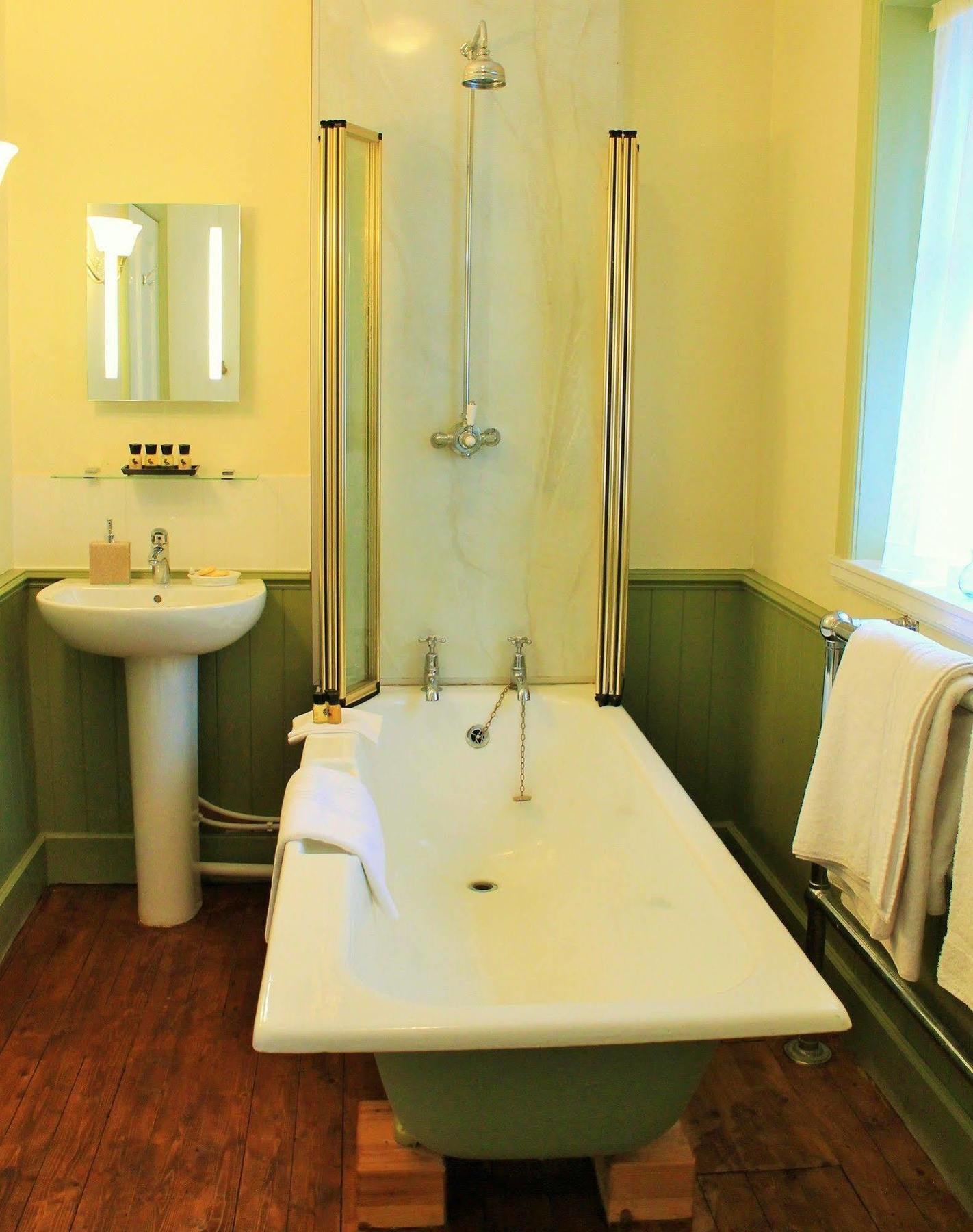 ספין ברידג' Tirindrish House B&B מראה חיצוני תמונה